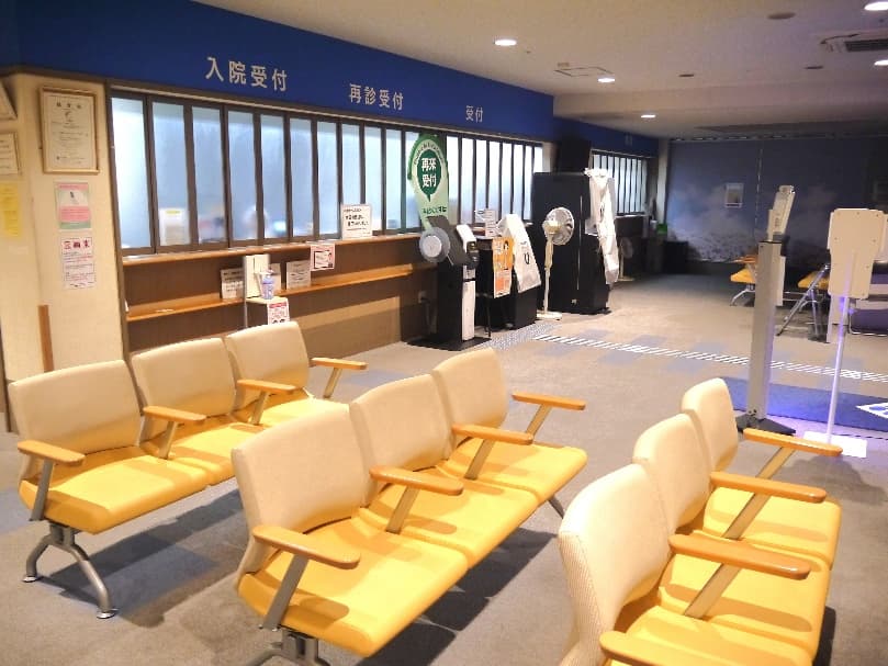 外来受付・待合室